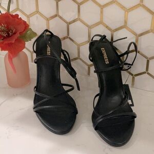 EXPRESS Black heel strap shoes 👠 size 7